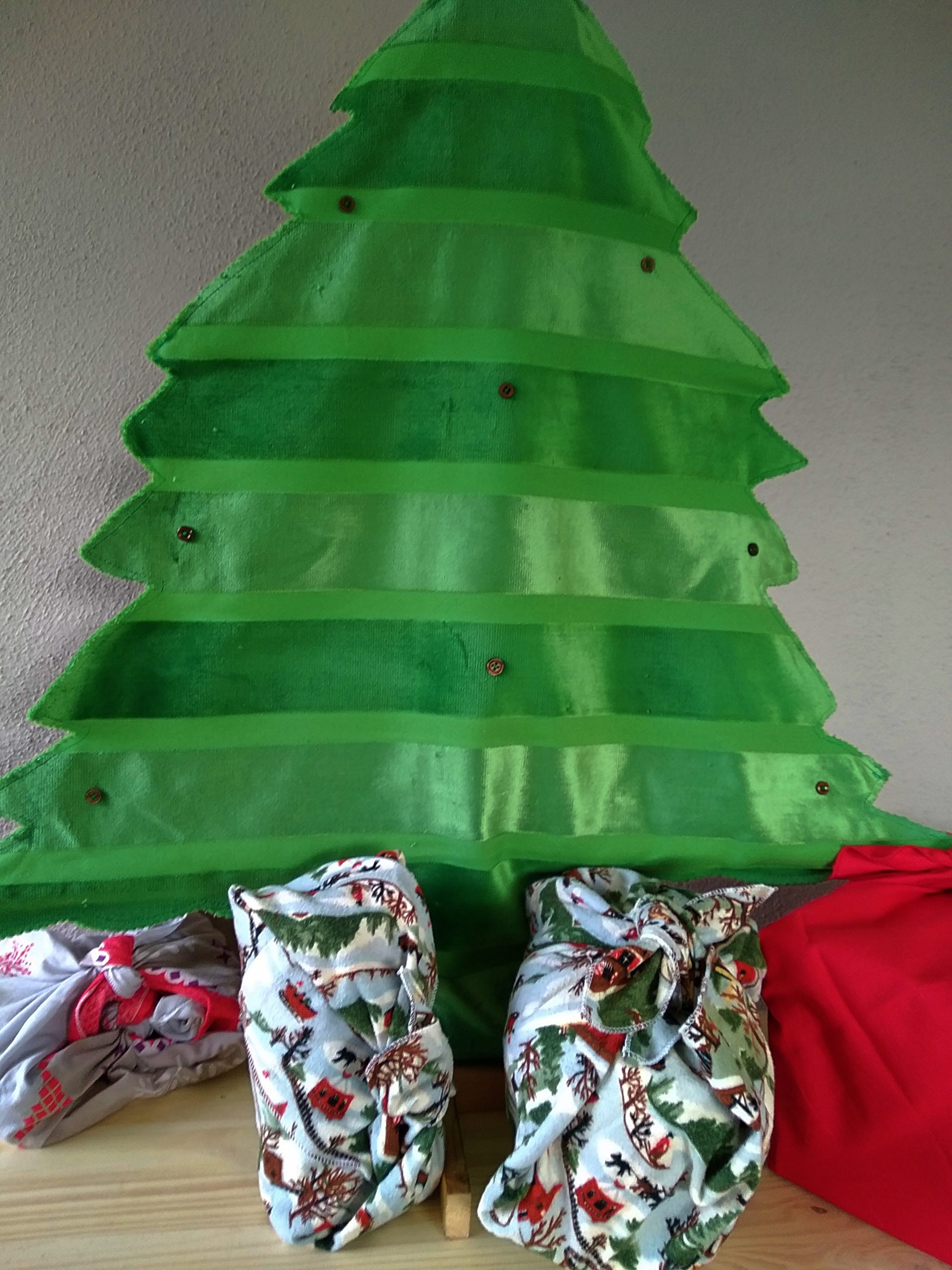 Pochon tissu Noel - sapins - Pochette cadeau tissu vert